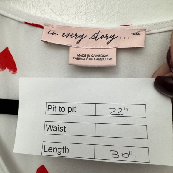 💎 In Every Story Hearts Sleeveless Blouse White - Picture 8 of 9